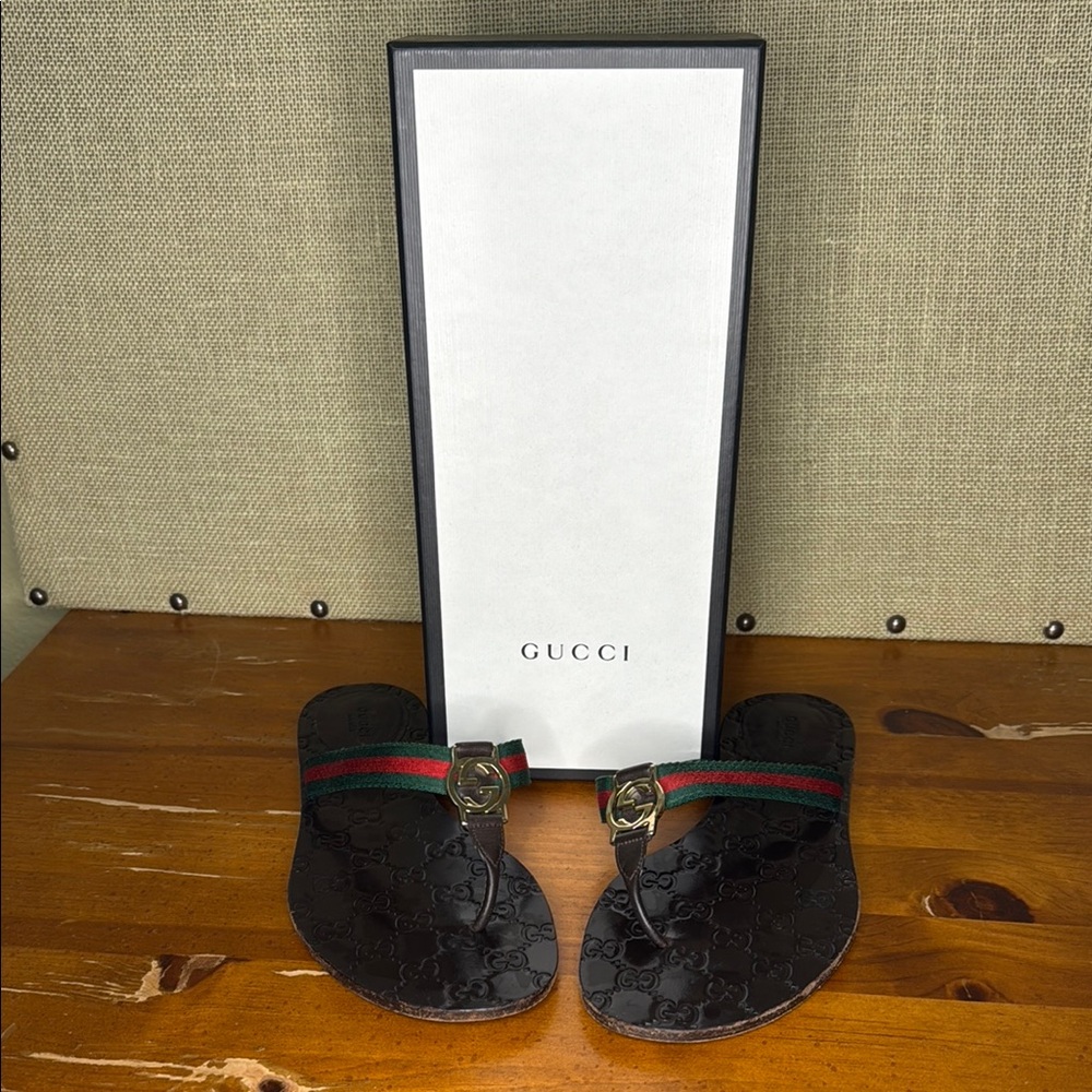 Gucci Black and Green Sandals